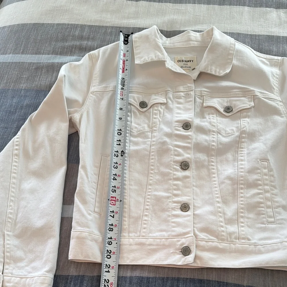 Old Navy White Jean Jacket Classic Denim Style - Picture 3 of 7